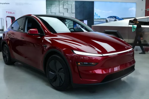 Tesla robotaxikat indít júniusban, Musk új részleteket árult el a bevezetésről